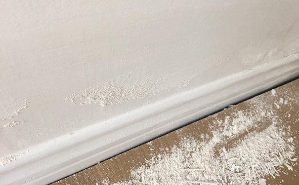 內墻面反堿最好的處理辦法是什么？