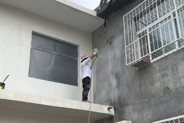 真石漆和水包砂的噴涂方法一樣嗎?