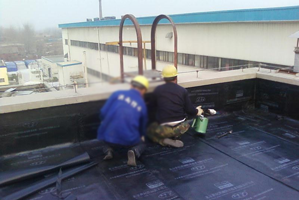 屋頂防水補(bǔ)漏最好的方法是什么?